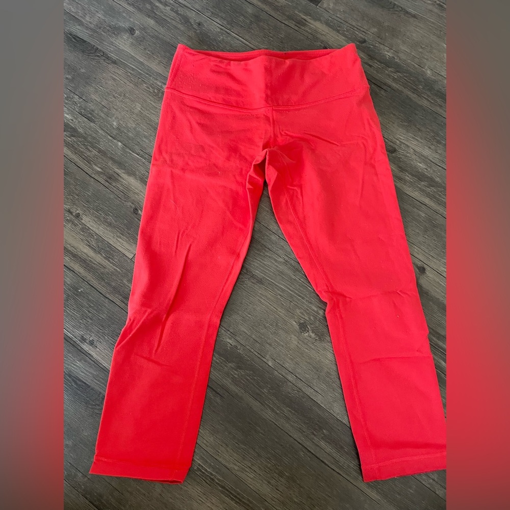 Women’s red size 8 Lululemon crop leggings